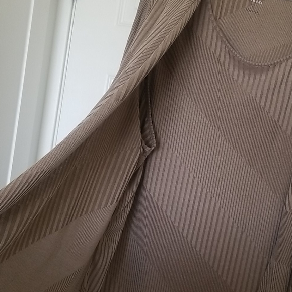 Tan Tank w/ cardigan - Picture 5 of 7